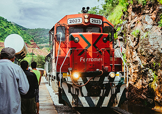 Luxury Coach & Train Tour